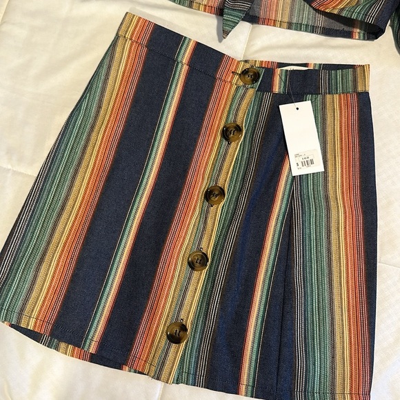 NWT Multicolor Crop top and skirt set. - Picture 3 of 5